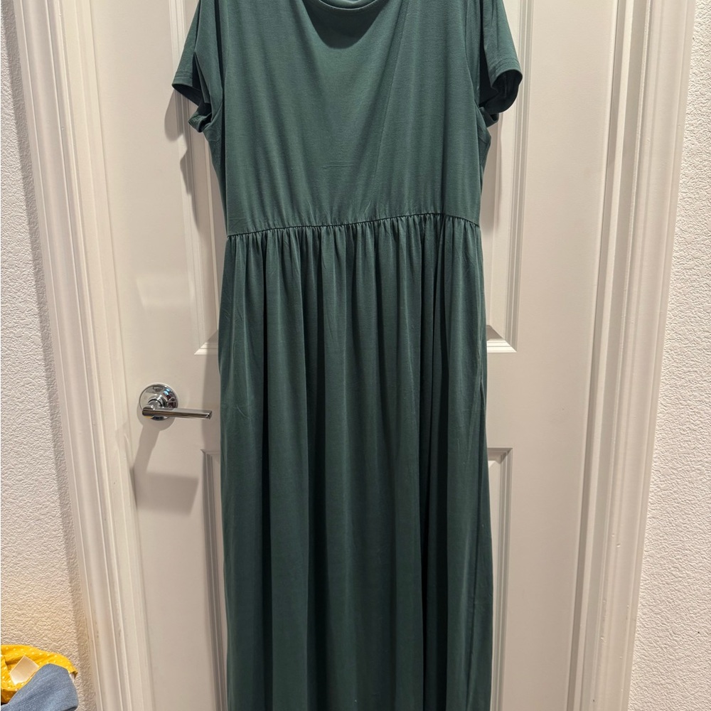 Nemidor Elegant Green Maxi Dress